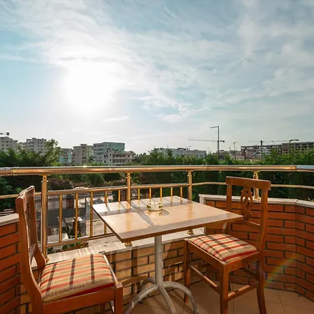 Aparthotel Serxhio